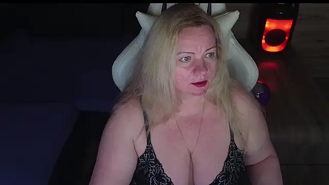 MolligSpiellen Live XXX chat