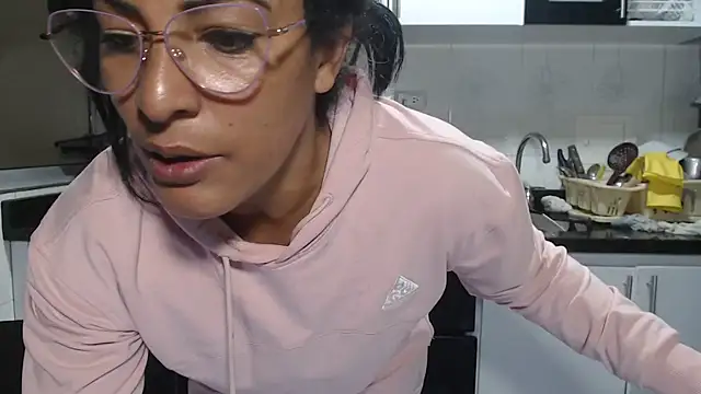 Pokazy przed kamerką – kateleyagrey