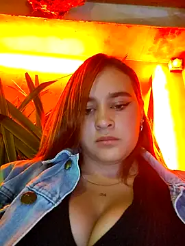 katty_42 Adlı Modelin Canlı XXX Sohbeti