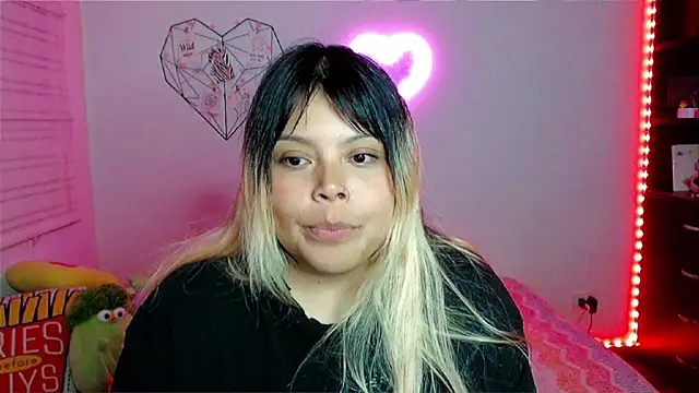 EllieMoonX élő XXX-chatje