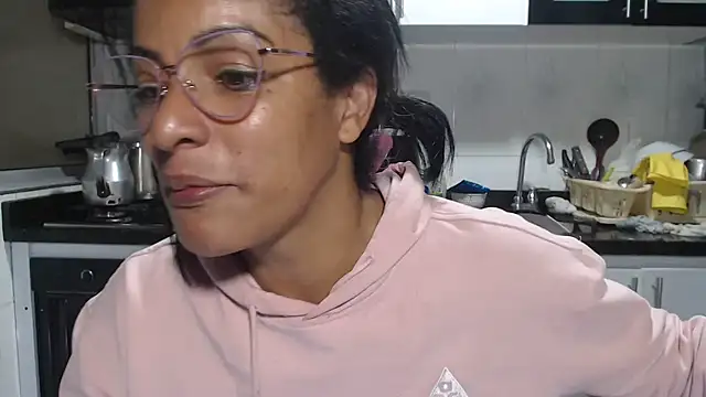 kateleyagrey Show in webcam