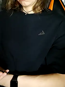 Chat +18 de Aashikalaa ao vivo