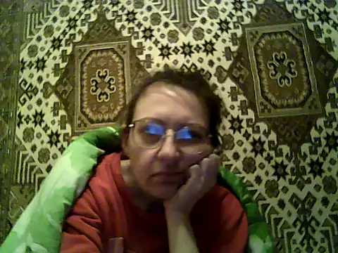 FayInessaKiss' Live XXX Chat