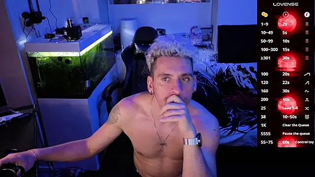 Rayzel_White Show Webcam