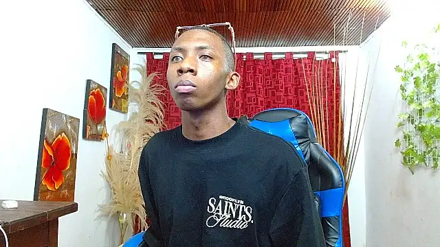 milo018 – Naživo XXX chat