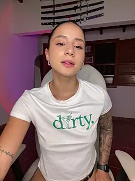 Ale_Lewis লাইভ XXX চ্যাট