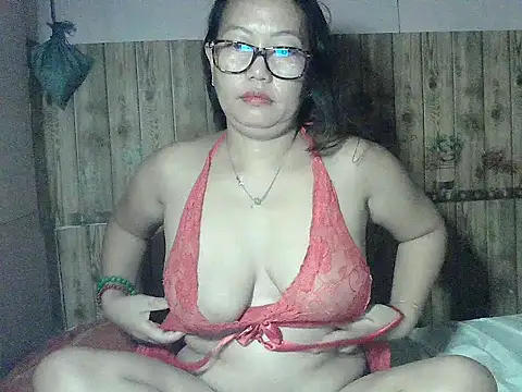 Chatroom XXX en direct de Pinay_BigTits69