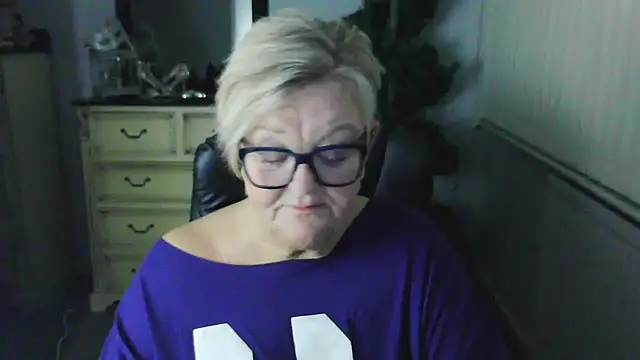 BridgetBlueEyes Chat XXX in diretta