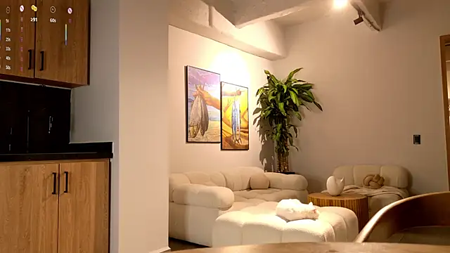 Nikol-JE লাইভ XXX চ্যাট