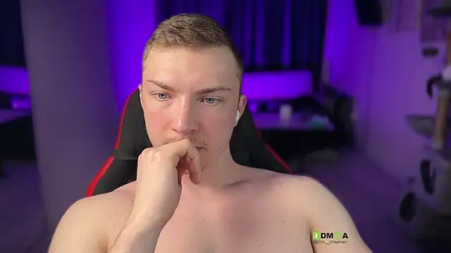 Živý XXX chat iron__chap