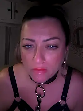 NinaRicci1518 élő XXX-chatje