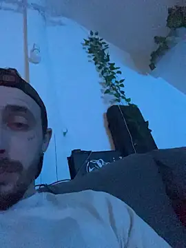 Show modela Piratee666 na web-kameri