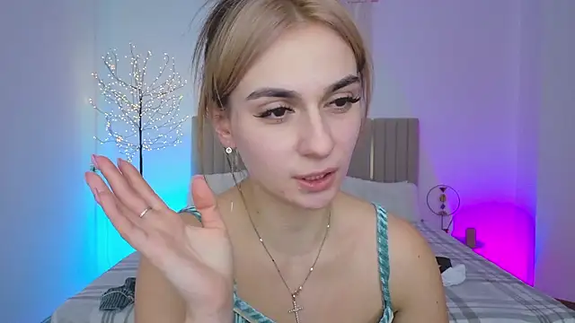 Czat XXX na żywo – Little_mia__