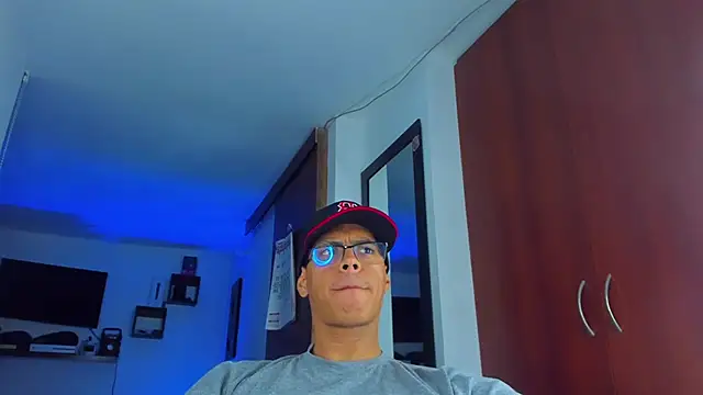 _John_Boy_ Adlı Modelin Canlı XXX Sohbeti