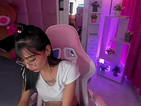 Chat XXX ao vivo de KarlaSlutSkinny__