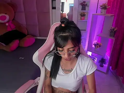 KarlaSlutSkinny__ – Live XXX-chat