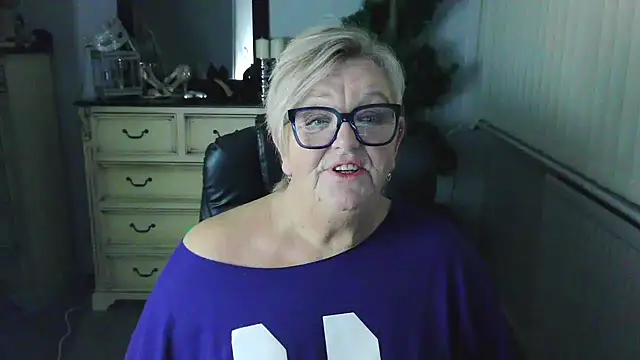 Pokazy przed kamerką – BridgetBlueEyes