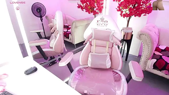 Emily_milleer Live XXX-Chat