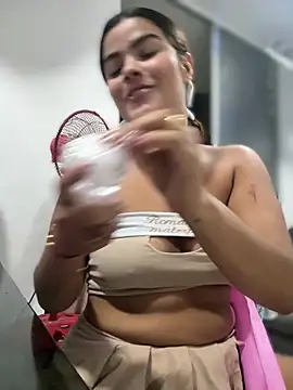 Kaily_Sweet16 Adlı Modelin Canlı XXX Sohbeti