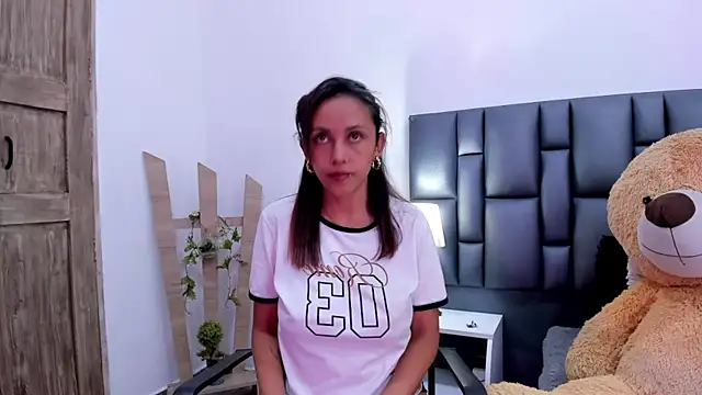 valeriasweet_ élő XXX-chatje