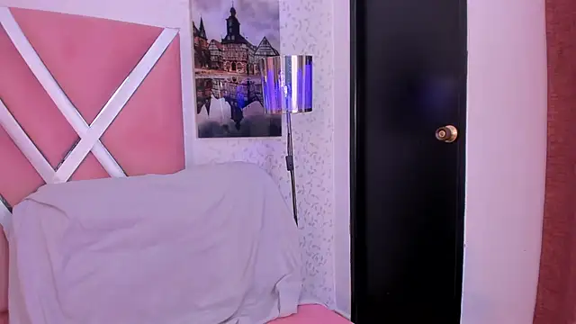 Helenn_monroy1 Adlı Modelin Canlı XXX Sohbeti