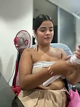 Kaily_Sweet16 Chat XXX in diretta