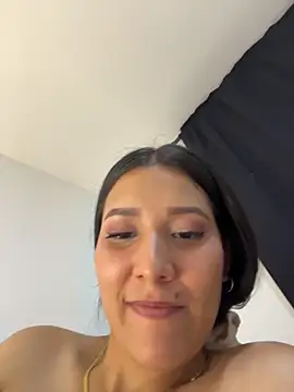 IsabellaJoness_ Adlı Modelin Canlı XXX Sohbeti