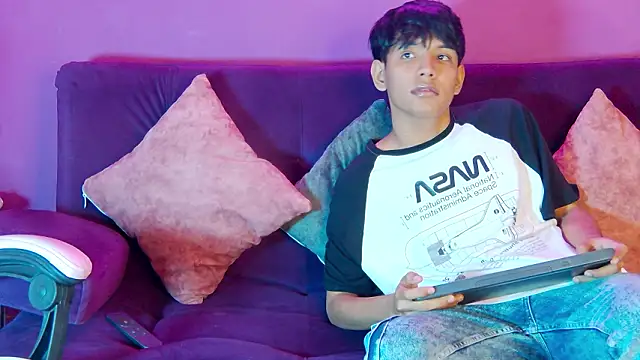 Liam_Sinclair 라이브 XXX 채팅