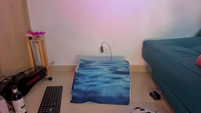 Nanny_11 Chat XXX live