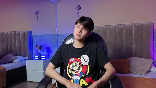 Derek_Sinn: онлайн-секс-чат