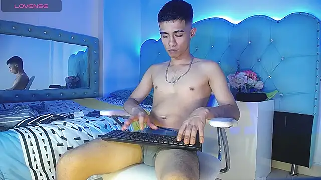 Apolo_Richards 라이브 XXX 채팅