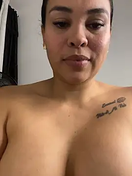 Chat XXX en directo de FOX_LATINA