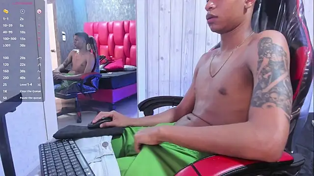 _erick_j Adlı Modelin Canlı XXX Sohbeti