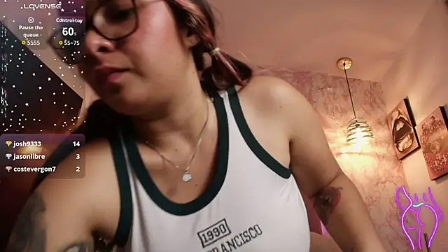 SOPHIIE_LUX_ élő XXX-chatje