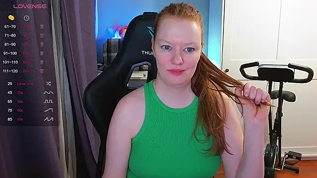 Lady_Inari élő XXX-chatje