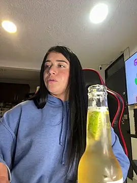 KallyMyller1 élő XXX-chatje