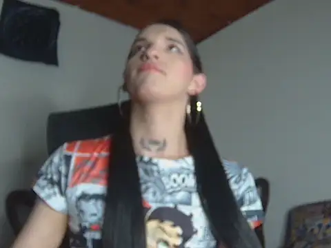 Scarlett_crastrawberryのライブXXXチャット