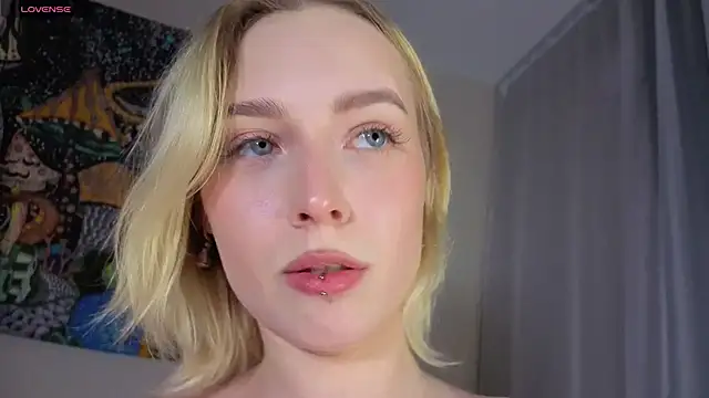 Crayzy_Luv Adlı Modelin Canlı XXX Sohbeti