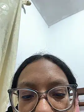 XXX chat uživo modela Curly_lily