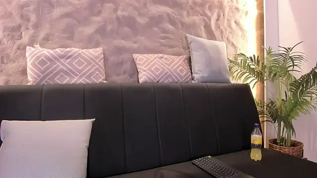 Naomy_gyal 网络视讯表演