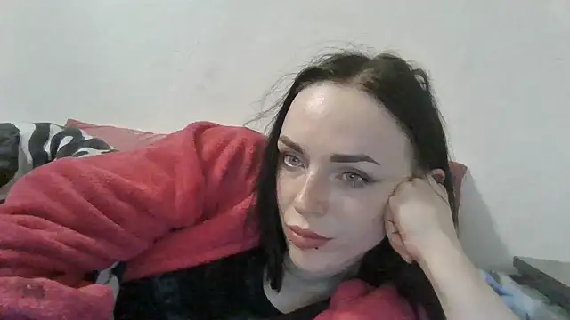 Trinsy_Love Adlı Modelin Canlı XXX Sohbeti