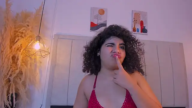 Naomi_Blazee élő XXX-chatje
