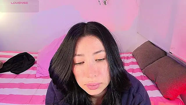 lilyy_evanss' Live XXX Chat