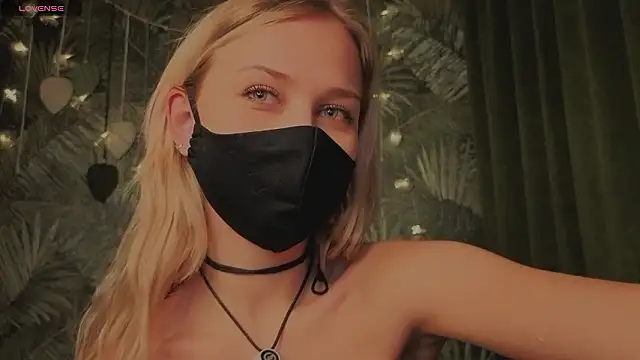 EternalOphelia Adlı Modelin Canlı XXX Sohbeti