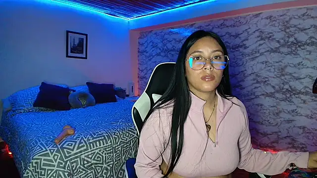 Camila_IRoose Adlı Modelin Canlı XXX Sohbeti