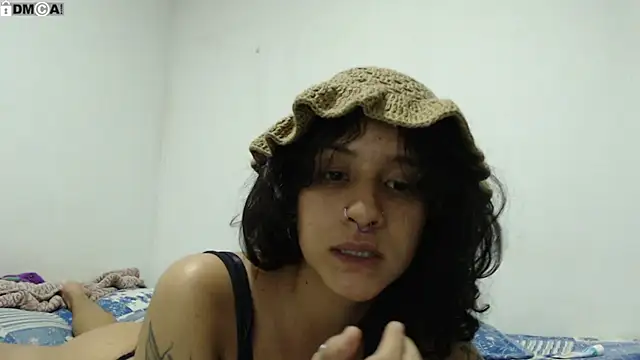 AlinaWoolf_ élő XXX-chatje