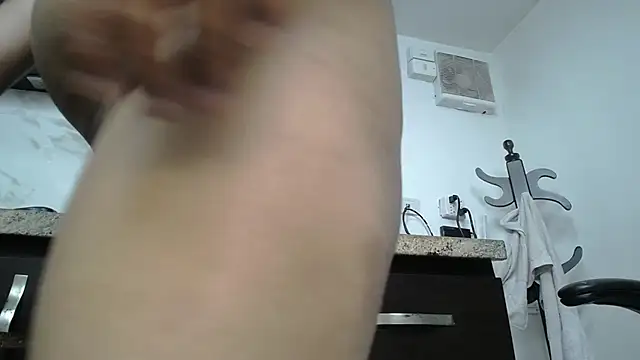 iniyalaboni Adlı Modelin Canlı XXX Sohbeti