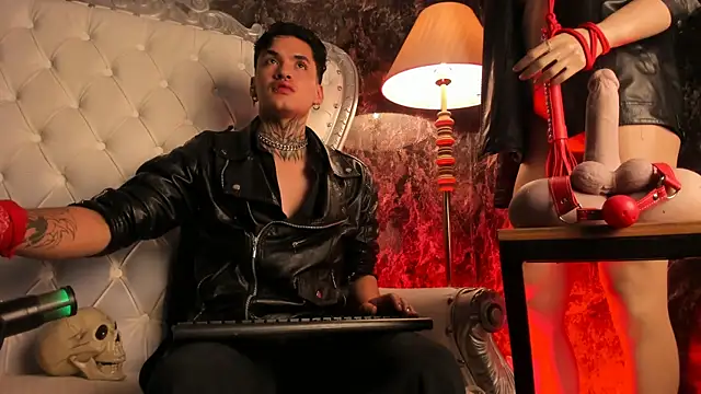 Pokazy przed kamerką – AlecBanne