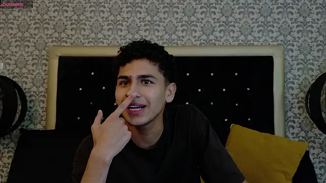 Dark_Sultan Show in webcam