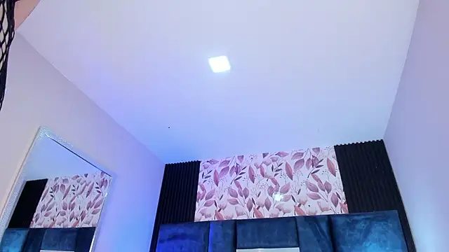 Chat XXX en directo de LolaGray__